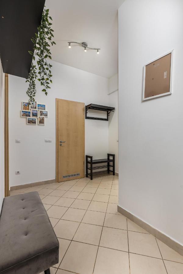 بودابست Cosy 1 Bedroom Apartment In Gozsdu Court المظهر الخارجي الصورة