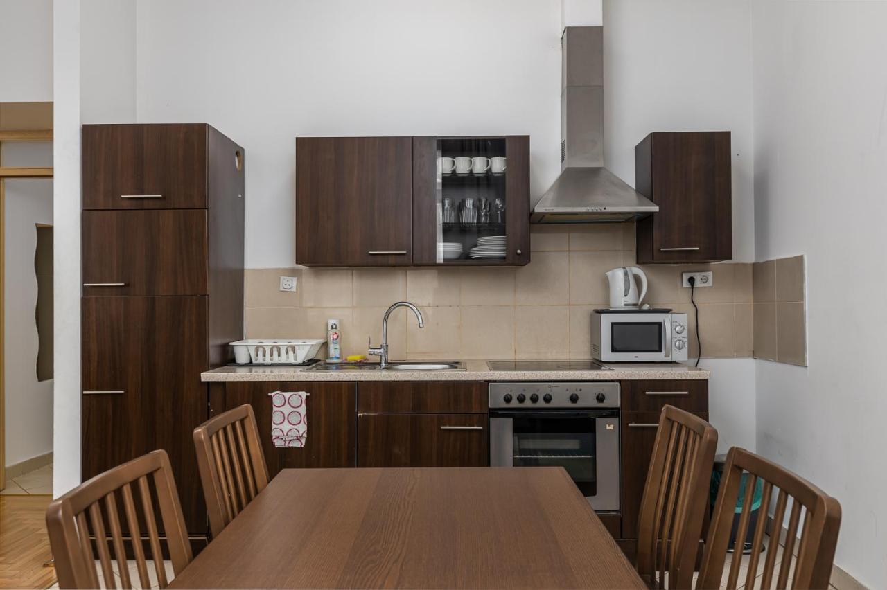 بودابست Cosy 1 Bedroom Apartment In Gozsdu Court المظهر الخارجي الصورة