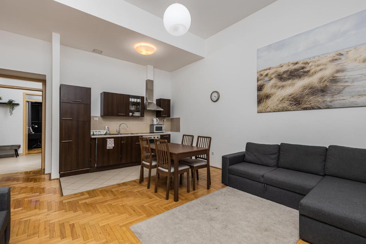 بودابست Cosy 1 Bedroom Apartment In Gozsdu Court المظهر الخارجي الصورة
