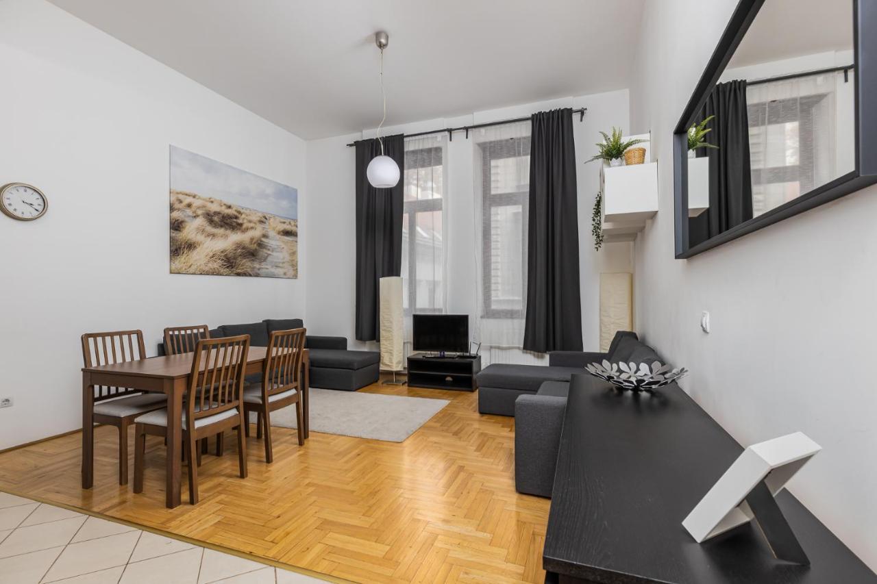 بودابست Cosy 1 Bedroom Apartment In Gozsdu Court المظهر الخارجي الصورة
